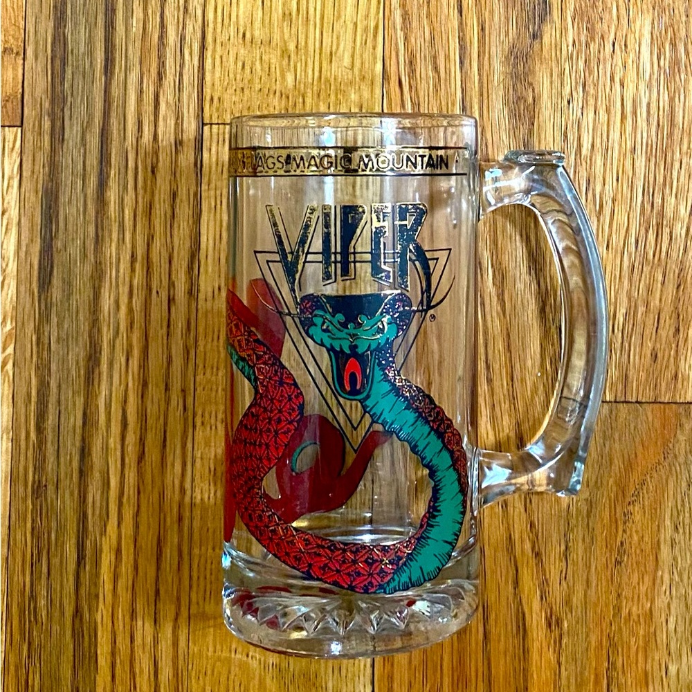 Six Flags Magic Mountain VIPER Clear Glass Beer Mug Golden